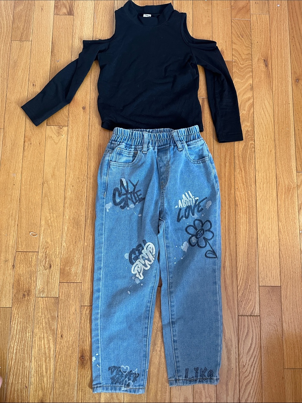 Girls Trendy Jeans and cold shoulder top